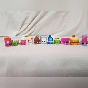 Shopkins colorful Collectible Toy Set